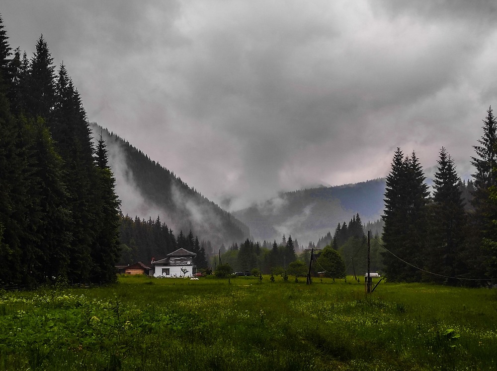 Фотографія Гуцульске селище, тут зароджуються хмари / Dreamer / photographers.ua