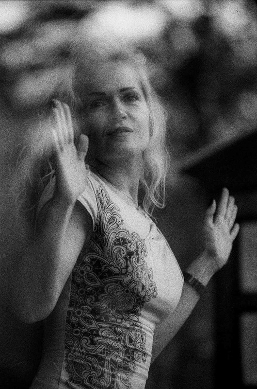 Фотографія "Woman behind the glass" #2 / Alexander Zvir / photographers.ua