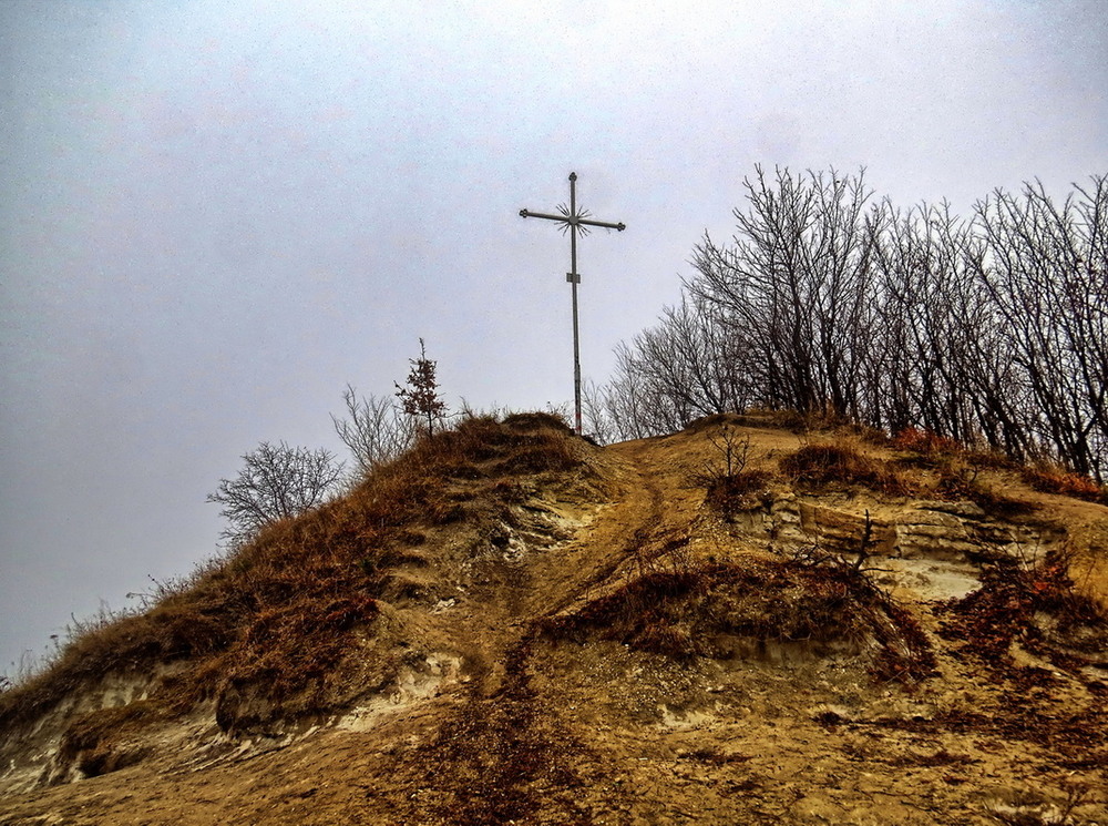 Фотографія Хрест на верхівці гори Лева поставлений в пам'ять про лвів'ян, що загмнули у Афганістані / Ігор Мукалов / photographers.ua