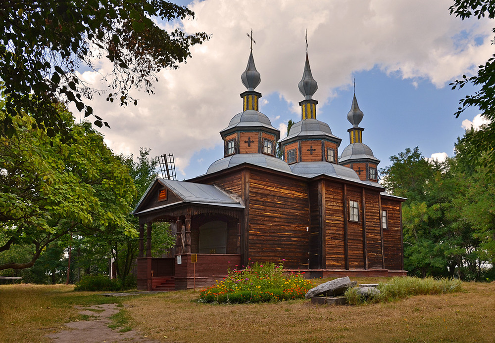 Фотографія Трьохсвятительська церква, 1654 р. / MarynaK. / photographers.ua