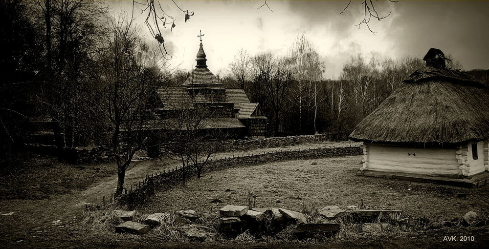 Фотографія The wooden church on the outskirts of the village / Arthur Kaminskiy / photographers.ua
