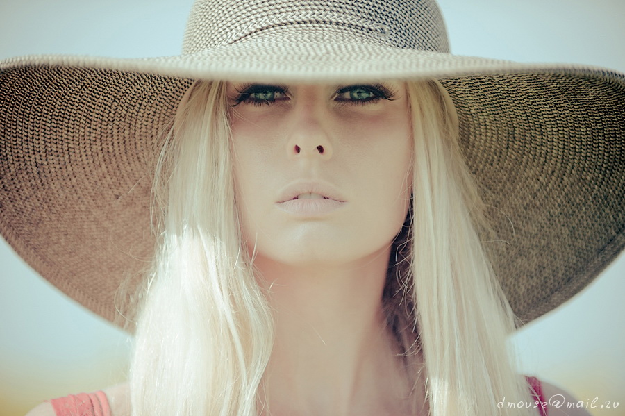 Фотографія портрет девушки в шляпе / Bratez Mitka / photographers.ua