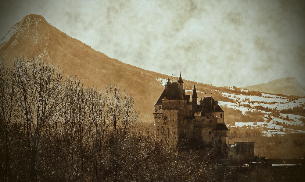 Фотографія про замок, гору, и старую открытку / Vitaliy Vasylevskyy / photographers.ua
