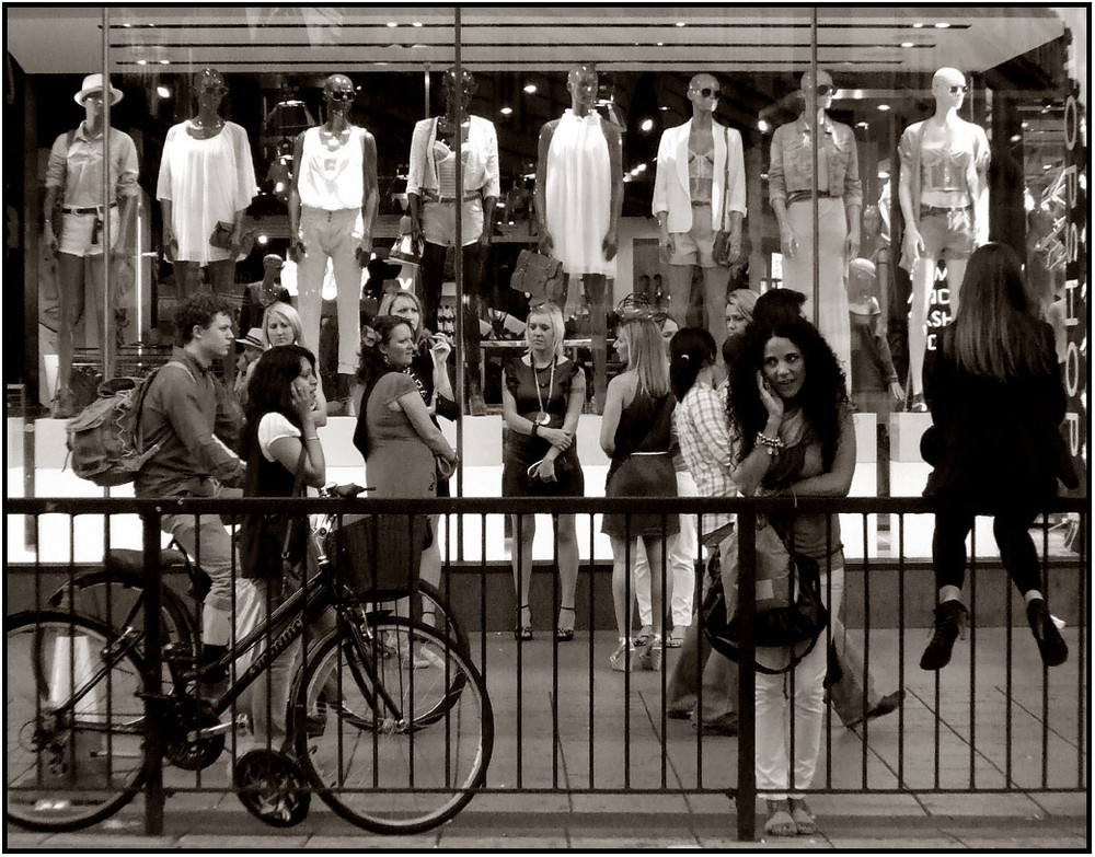 Фотографія "И мне на встречу Lagerfeld - гляжу, а мы на Oxford street.." / Lika Go / photographers.ua