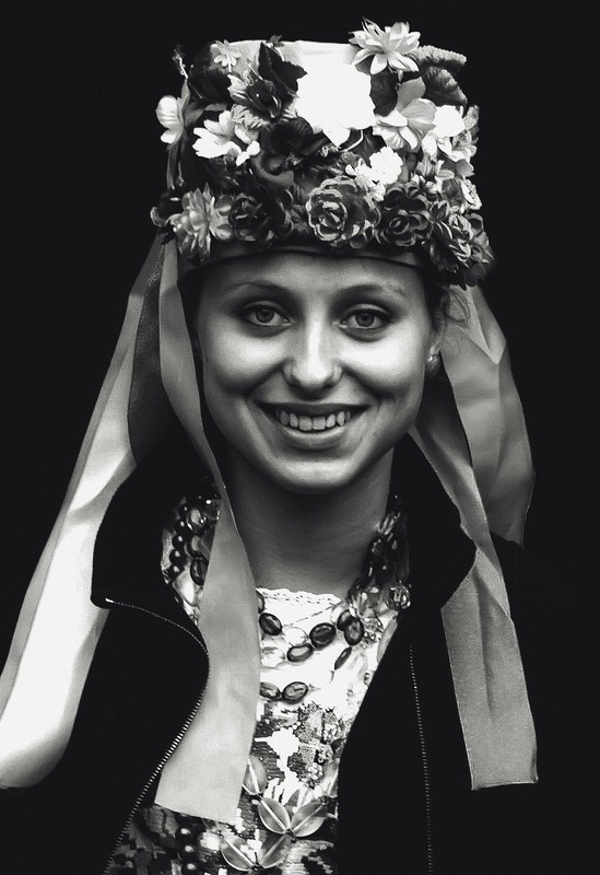 Фотографія Дівчина в національному костюмі... / Olexander Didyk / photographers.ua