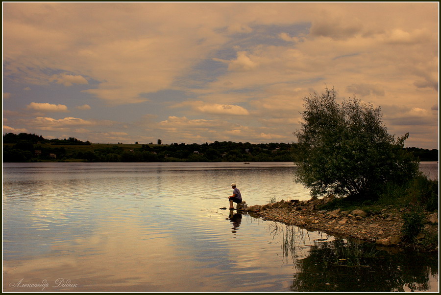 Фотографія Пейзаж с рыбаком...... / Olexander Didyk / photographers.ua