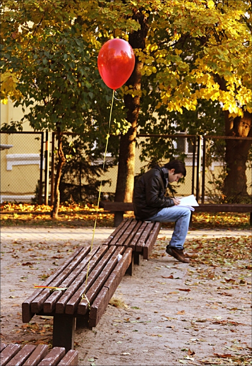 Фотографія бродит осень по аллеям парка / Svetlana Korolyova / photographers.ua