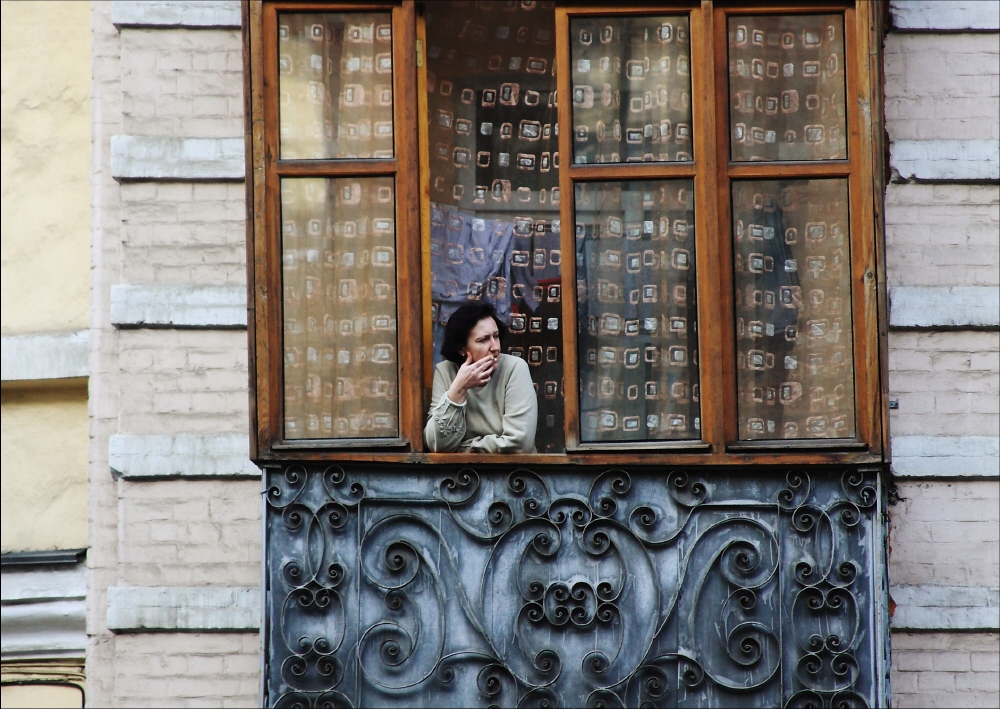 Фотографія эта женщина в окне / Svetlana Korolyova / photographers.ua