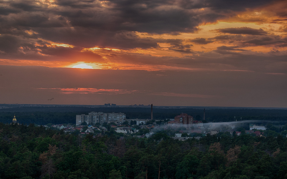 Фотографія захід сонця над смт. Коцюбинське / Владислав Молодід / photographers.ua