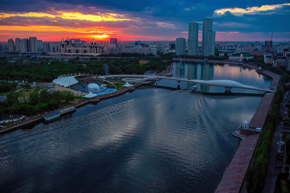 Фотографія Вид с Astana Tower на вечерний летний закат в Астане (Нур-Султан) / Александр Филипенко / photographers.ua