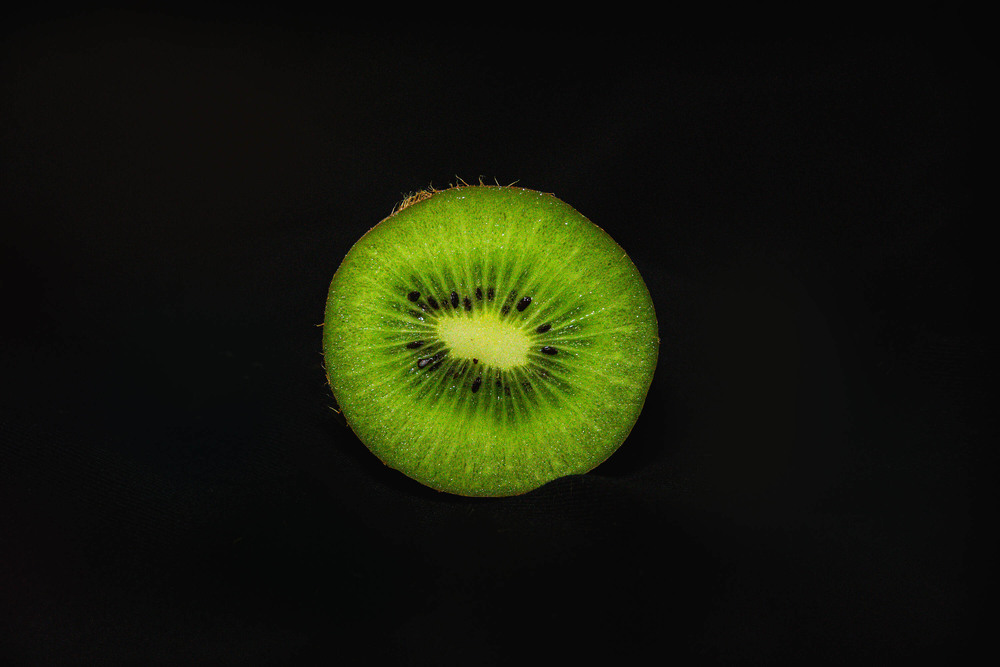 Фотографія Ківі, як маленький всесвіт / Олександра Янковська / photographers.ua