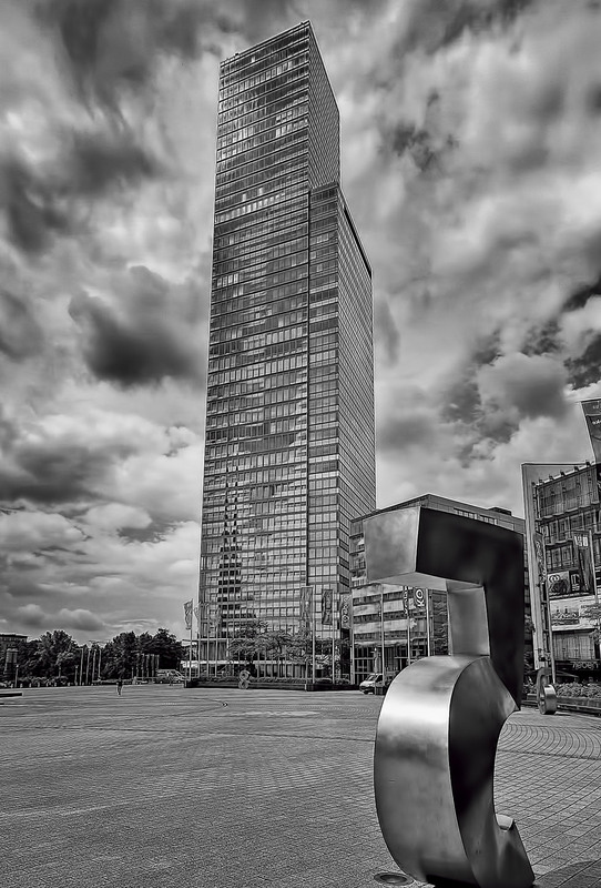 Фотографія У небоскреба / Andronik Aleksander / photographers.ua