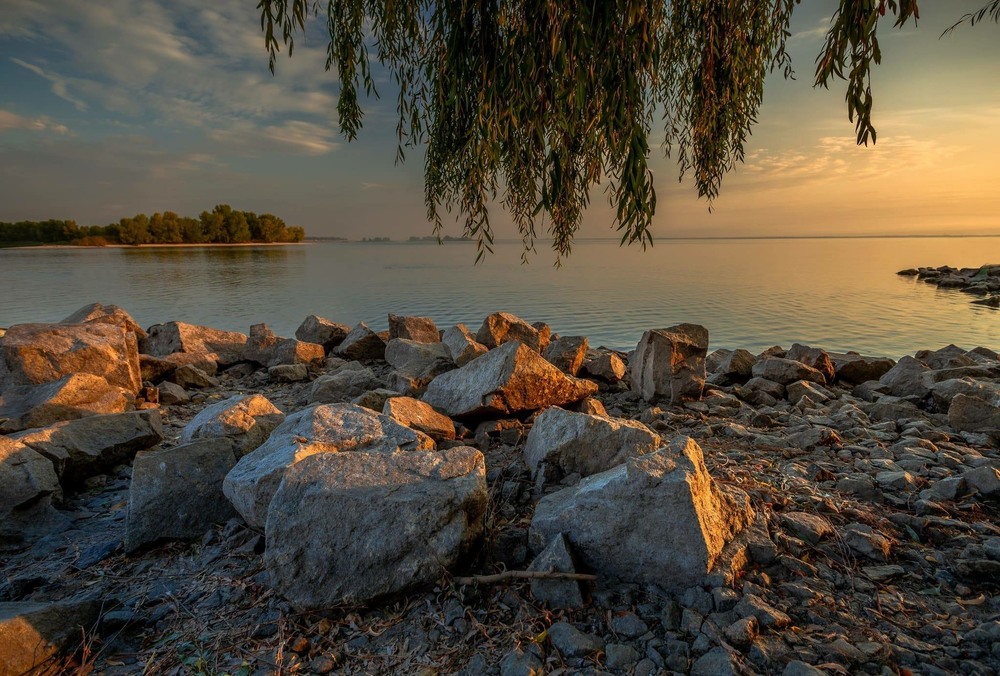 Фотографія Теплі ранкові промені на холодних каменях / Ігор Солодовніков / photographers.ua