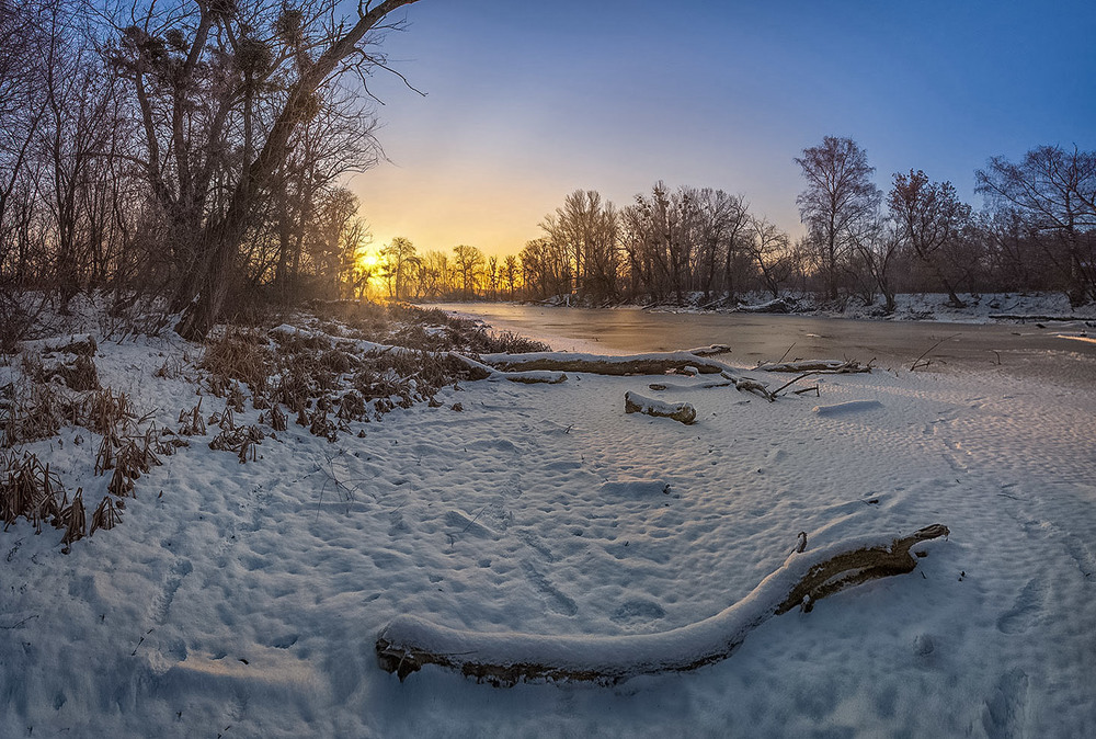 Фотография Морозное утро на реке Уды . / KhongNgoc / photographers.ua