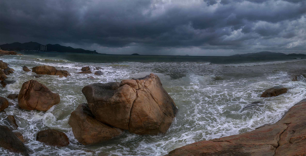 Фотографія Післяобідній дощ на пляжі Нячанг. / KhongNgoc / photographers.ua
