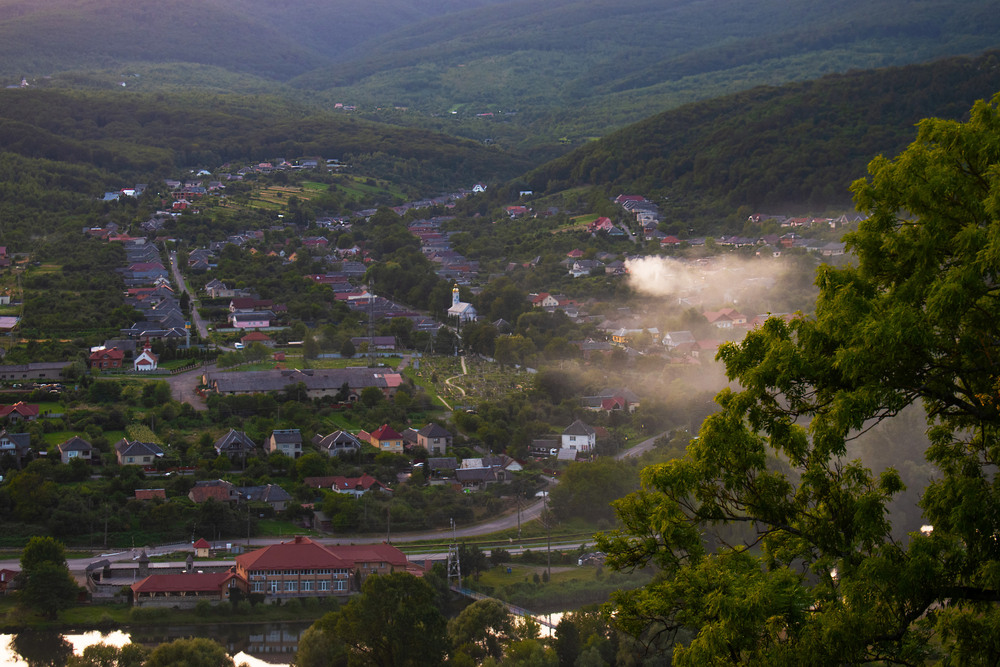 Фотографія селище Кам'яниця з висоти Невицького замку / Крутий Николай / photographers.ua