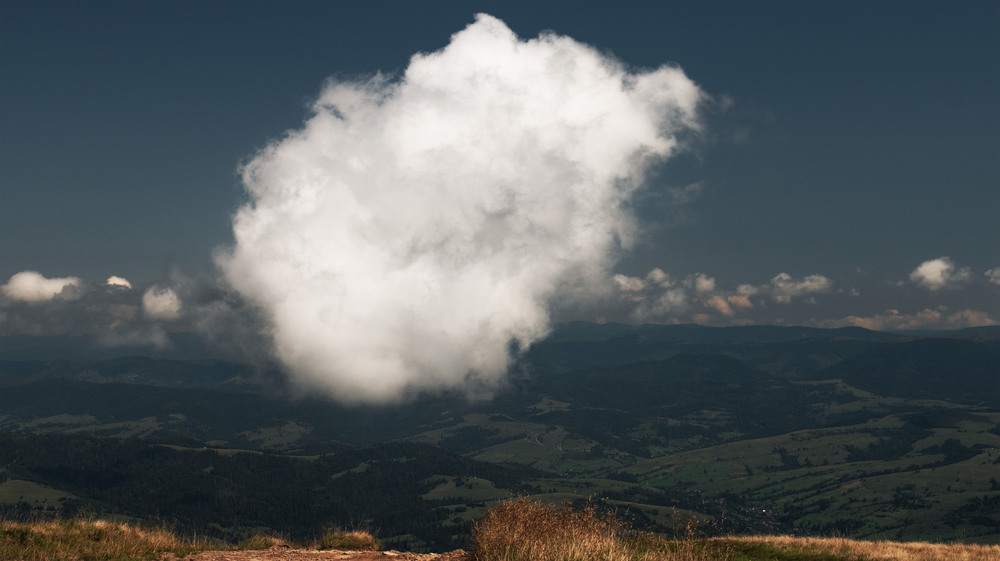 Фотографія Хтось на небі ліпить хмари - Кращої нема забави / Крутий Николай / photographers.ua