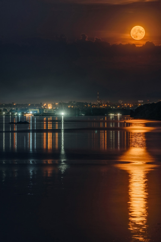 Фотографія Восход луны над Днепром / Александр Поздняков / photographers.ua