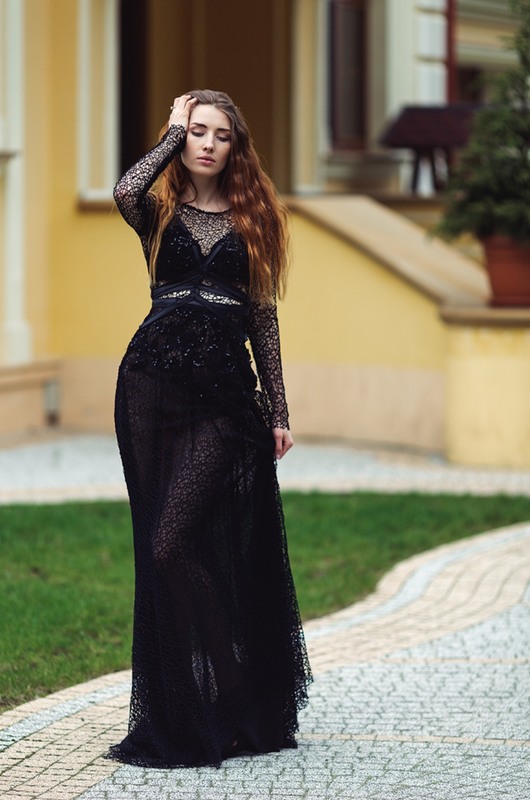 Фотографія Красуня в довгій сукні / Вікторія Масловська / photographers.ua