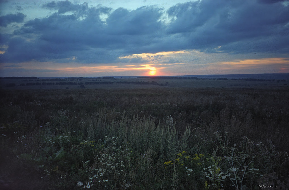 Фотографія Далекий захід сонця (серп. 2005. плівка, скан) / AlexPP / photographers.ua