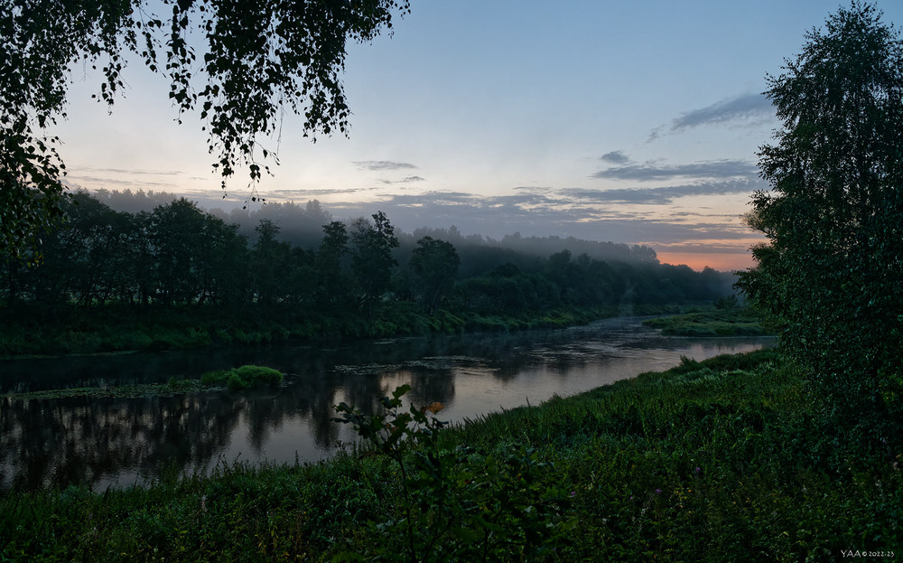 Фотографія Пів-п'ятого. Серпень. Далекий світанок над річкою.. / AlexPP / photographers.ua