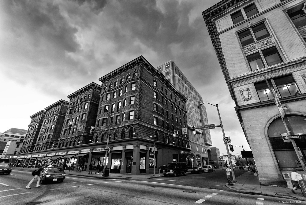 Фотографія The Non-Square Angles of Pittsburgh’s Broken Geometry Under a Dismal Sky / Sergiy Tkachenko / photographers.ua