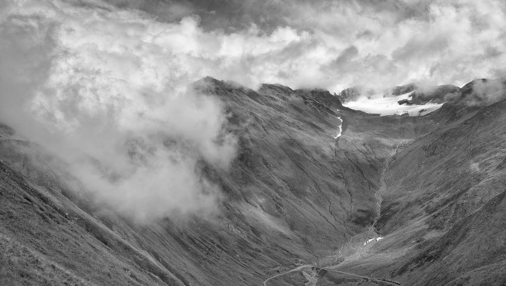Фотографія Furka Pass in b&w / Sergiy Tkachenko / photographers.ua