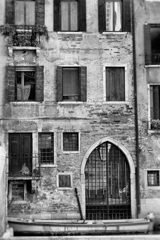 Фотографія Where Time Leaks Through Venetian Bricks / wet plate #6352 / Sergiy Tkachenko / photographers.ua