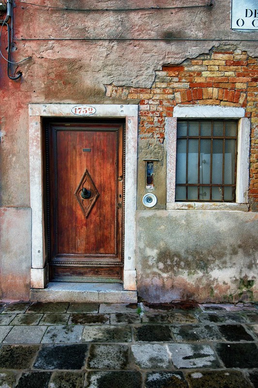 Фотографія Where the Doors Remember What We Don’t / Sergiy Tkachenko / photographers.ua