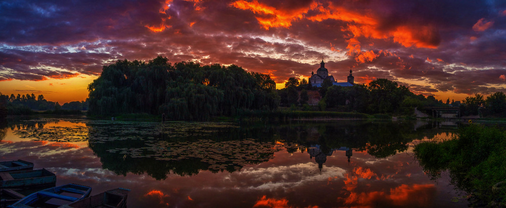 Фотографія Ранок Всеукраїнського Санктуарія Матері Божого Святого Скапулярія. м.Бердичів / Валерій Мельников / photographers.ua