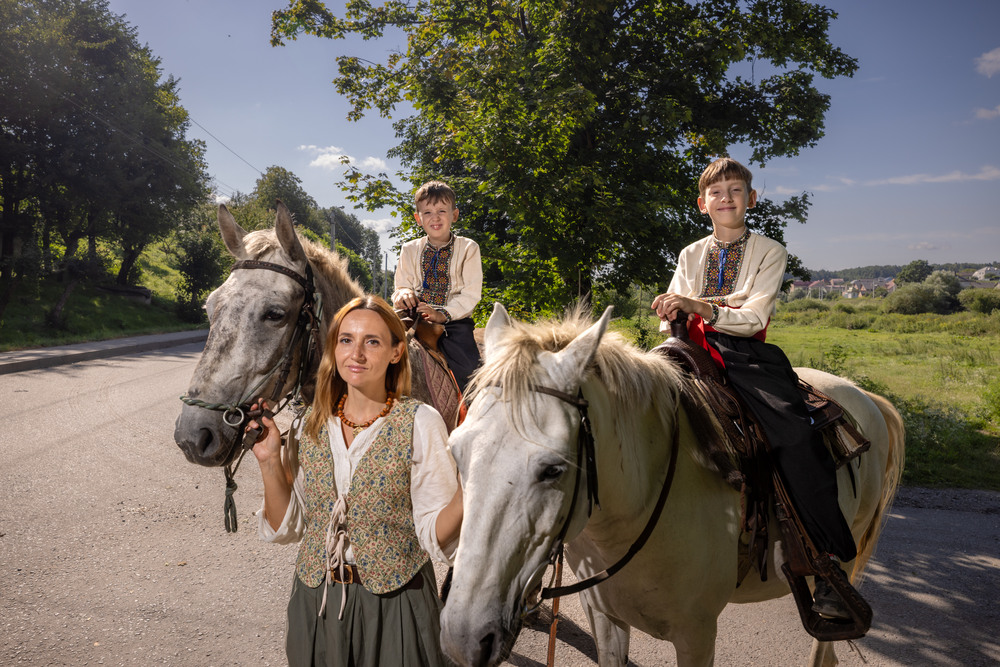 Фотографія Кінна прогулянка, сімейний портрет Люби Станішевської / Андрій Майовець / photographers.ua