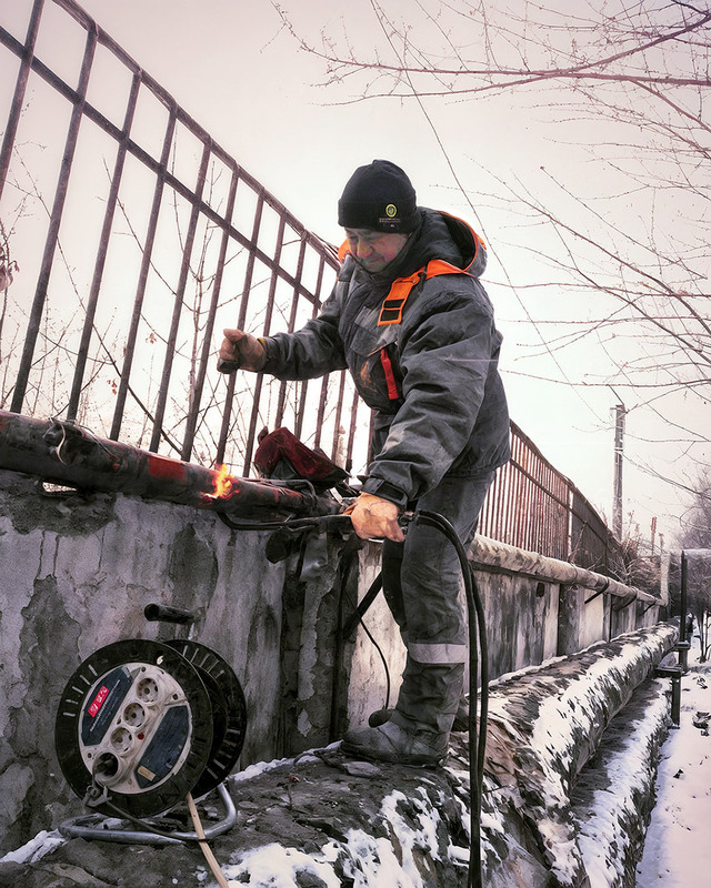 Фотографія ГЕРОЇ ПОРУЧ. 2026 ХАРКІВ - БІЙ ЗА ТЕПЛО. / Вiктор Ревуцький / photographers.ua