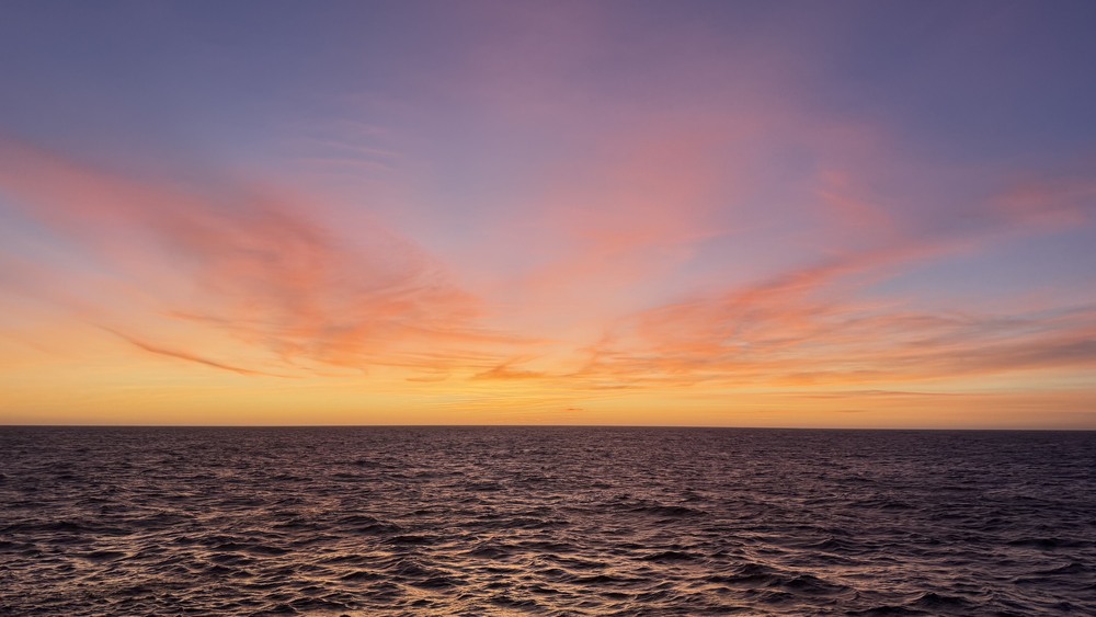 Фотографія Світанок у Південному океані / OLEKSANDR TARASOV / photographers.ua