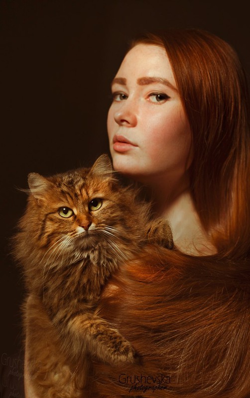 Фотографія Алена и ее кошечка Сухарик) / Оля Грушевская / photographers.ua