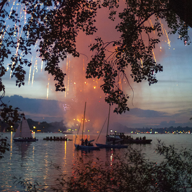 Фотографія Firework on water / Орест Сивак / photographers.ua