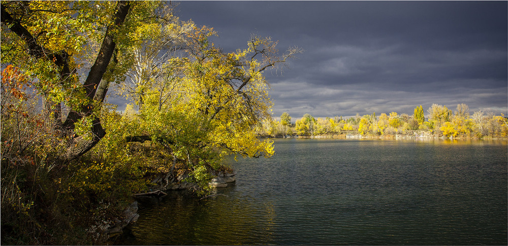 Фотографія Осінь на кам"яному озері. / Сергій Гончаров / photographers.ua